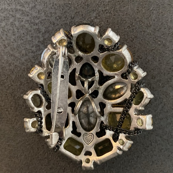 STELLA & DOT VINTAGE BROOCH - Picture 2 of 2